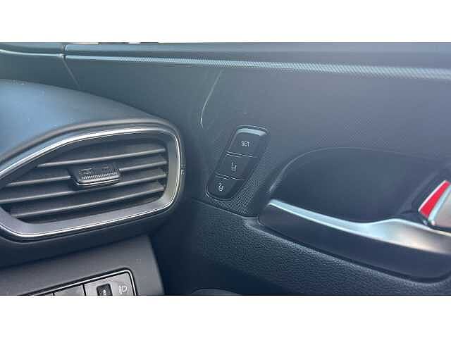 Hyundai Santa Fe SANTA FE 1.6 TGDi Plug-in Hybrid Ultimate 5dr 4WD Auto