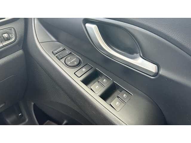 Hyundai i30 1.0T GDi SE Connect 5dr