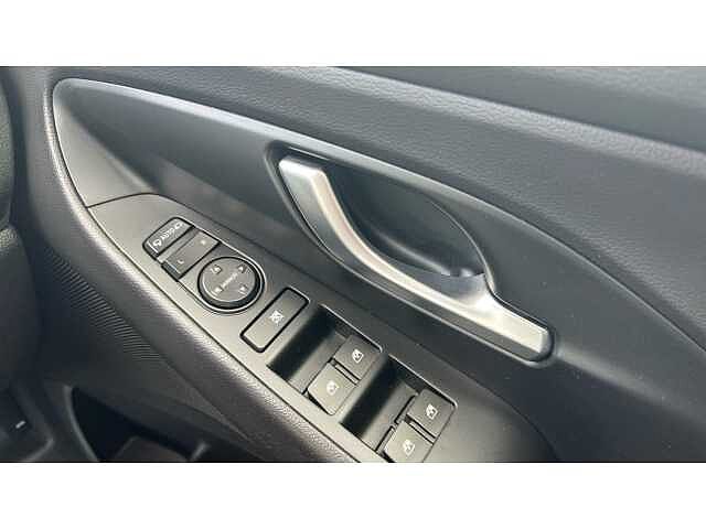 Hyundai i30 1.0T GDi SE Connect 5dr