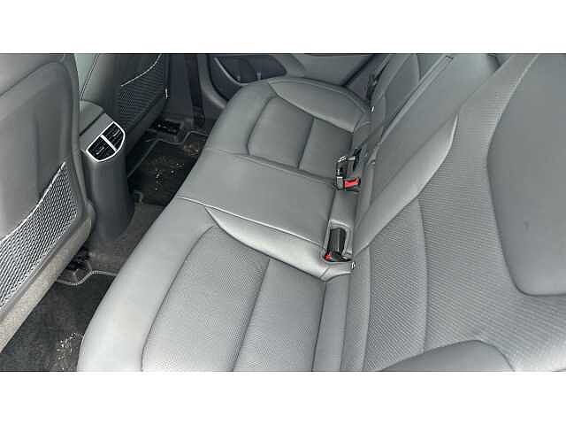 Hyundai Ioniq IONIQ 1.6 GDi Plug-in Hybrid Premium SE 5dr DCT