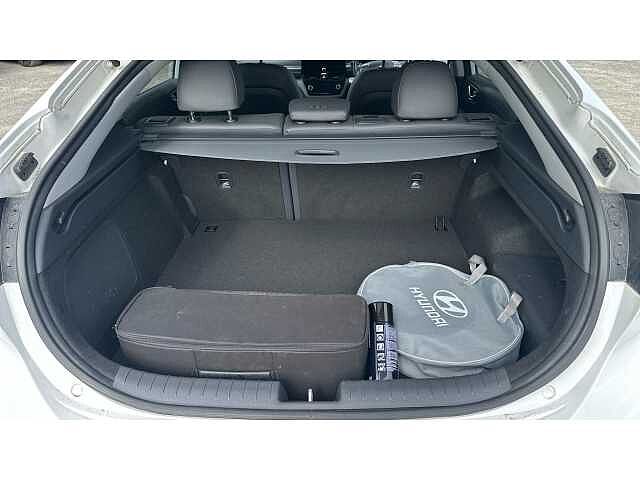 Hyundai Ioniq IONIQ 1.6 GDi Plug-in Hybrid Premium SE 5dr DCT