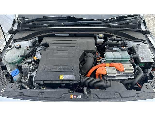 Hyundai Ioniq IONIQ 1.6 GDi Plug-in Hybrid Premium SE 5dr DCT