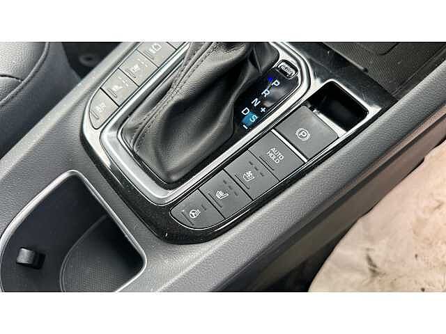 Hyundai Ioniq IONIQ 1.6 GDi Plug-in Hybrid Premium SE 5dr DCT