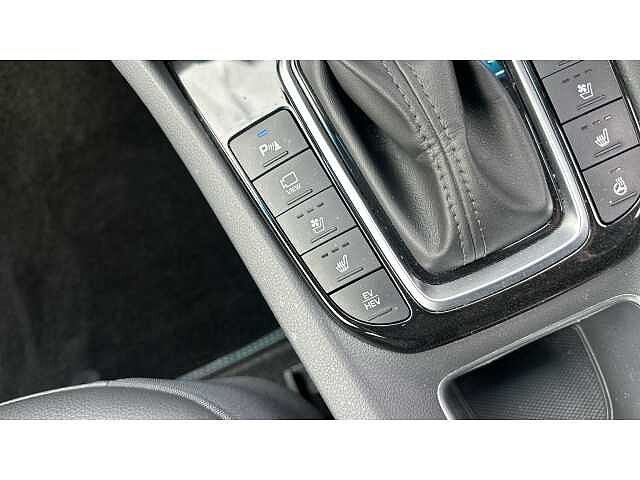 Hyundai Ioniq IONIQ 1.6 GDi Plug-in Hybrid Premium SE 5dr DCT