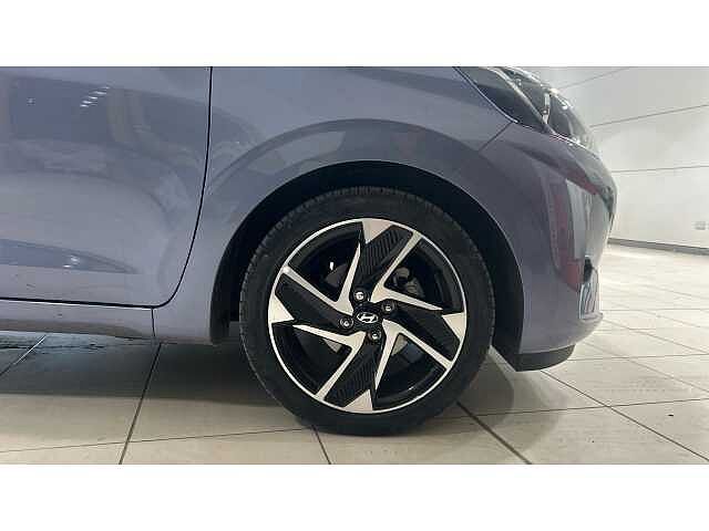 Hyundai i10 i10 5Dr HAT 1.2 MPi 79ps Premium NAV AU