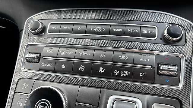 Hyundai Santa Fe SANTA FE 1.6 TGDi Hybrid Premium 5dr Auto